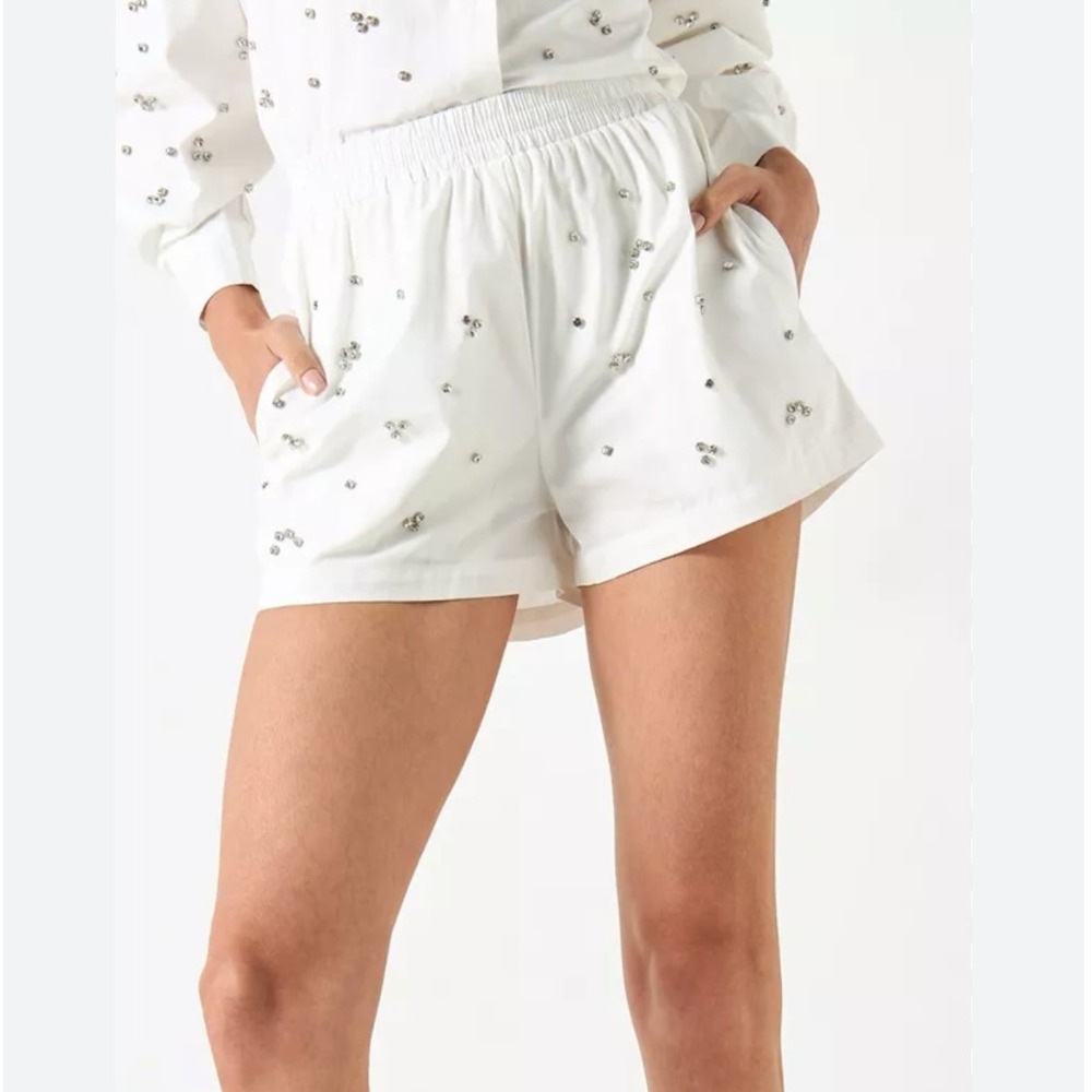 Amable by Mable Party Classic Rhinestones Shorts L‎ White Elastic Waist Lined